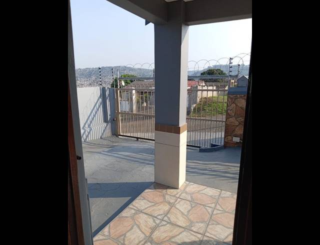 4 BEDROOM HOUSE FOR SALE IN TRENANCE MANOR